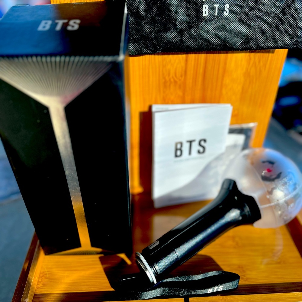BTS OFFICIAL LIGHT STICK VERSION 3